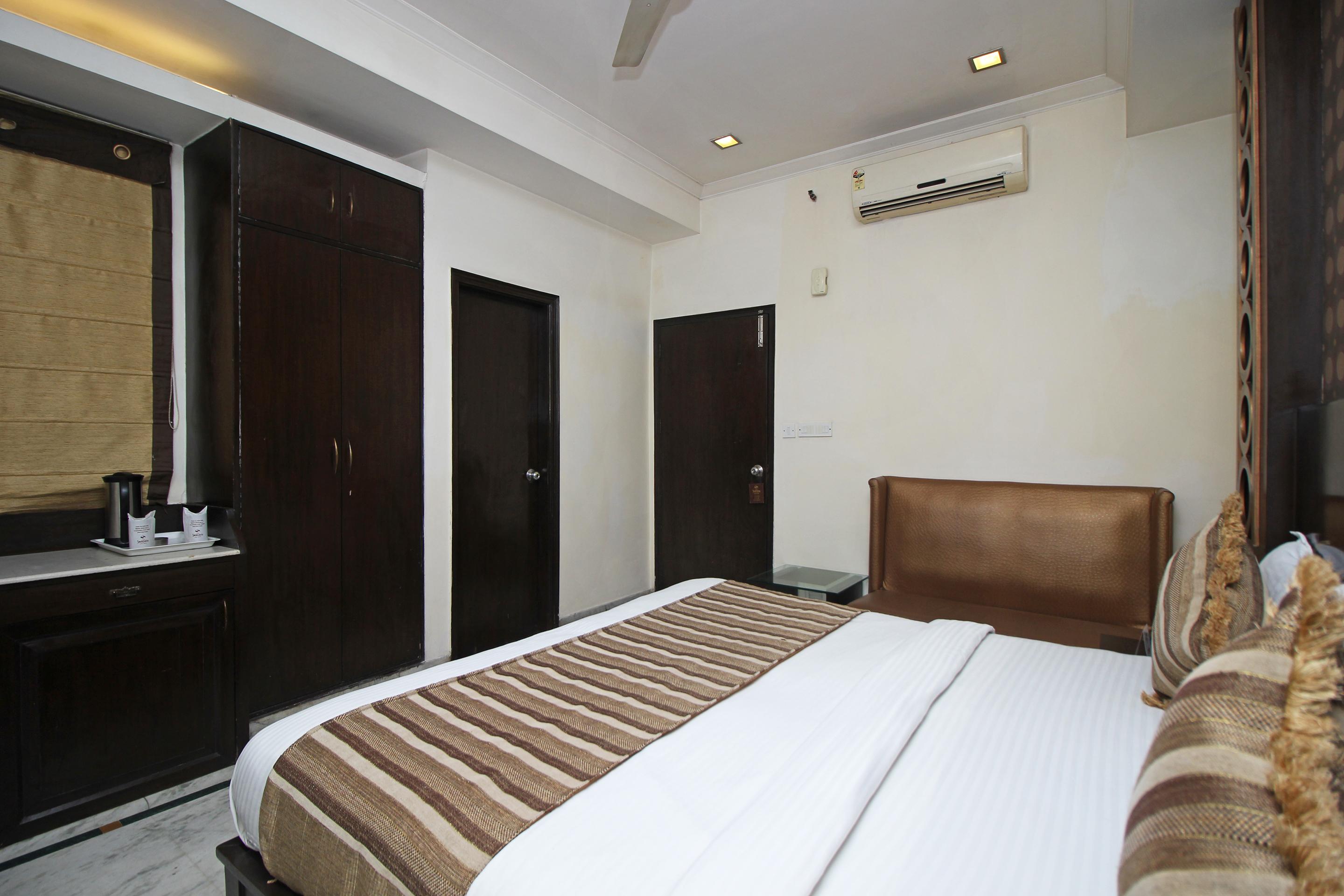 Oyo 5915 Hotel Swagath New Delhi Eksteriør bilde